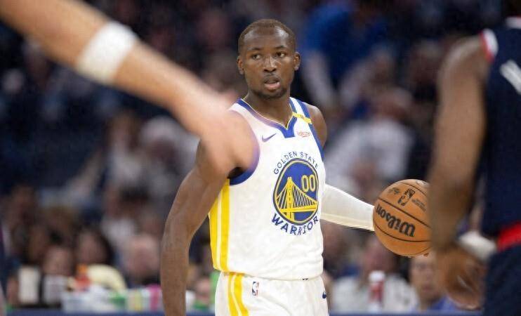 爱游戏体育-莎拉波娃湖人