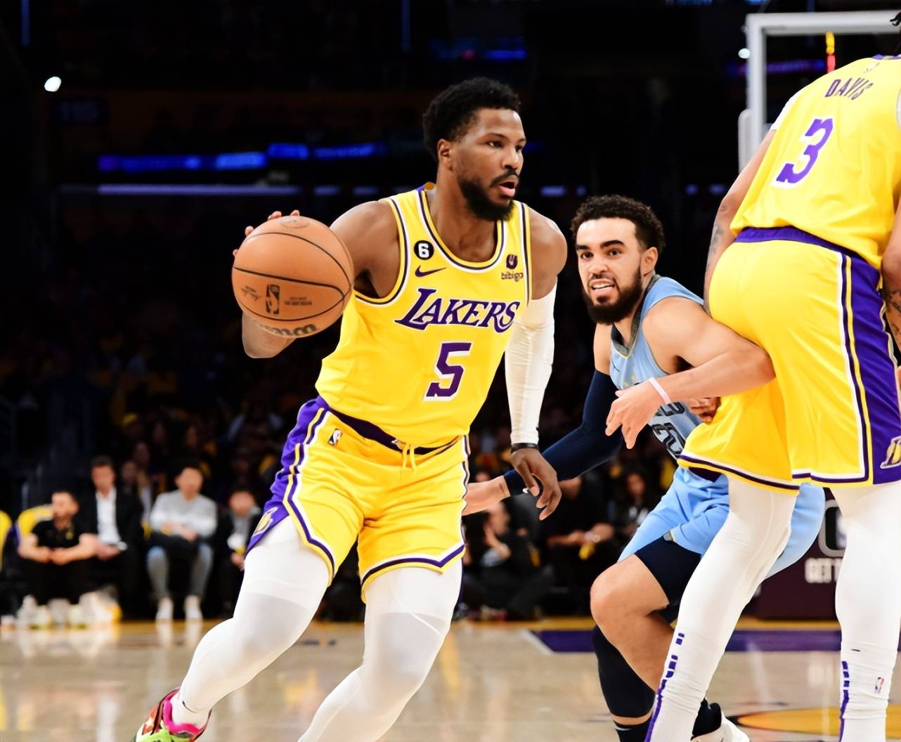 爱游戏中国体育-德国队带队取胜！，浓眉哥重要时刻锐不可当观众掌声雷动(德国队友)